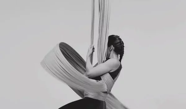 Shape Tested: H editor Ευμορφία Σαββαΐδη δοκιμάζει aerial dance! (Ναι, κάνει γράμμωση σε χρόνο dt!)