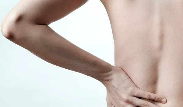 Πόνος στη μέση; Έτσι θα περάσει ΧΩΡΙΣ φάρμακα!