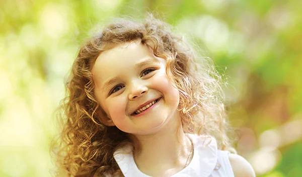 Πού μπορώ να δώσω ρούχα; Μάθε πού μπορείς να χαρίσεις βρεφικά και παιδικά ρούχα