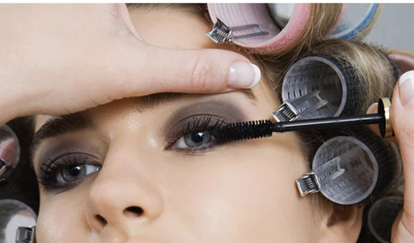 Βάλε σκιά στις βλεφαρίδες σου (ναι!) κι άλλα φανταστικά tricks για τέλειες βλεφαρίδες!