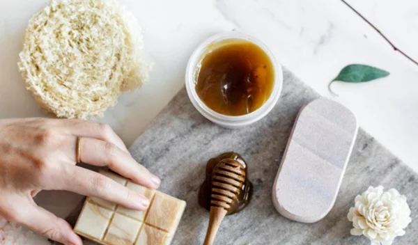 Πώς να φτιάξω καλλυντικά μόνη μου; Η beauty editor μάς δίνει τα 3 εύκολα βήματα!