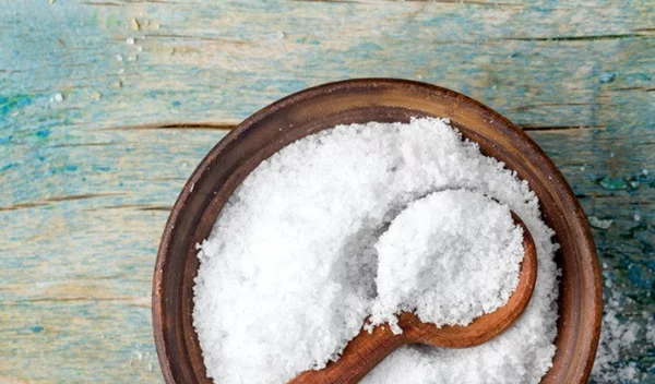 Μήπως εκτός από αλάτι τρως και πλαστικό μαζί;