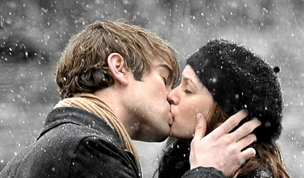 Γιατί πρέπει να φιλιέσαι περισσότερο το χειμώνα