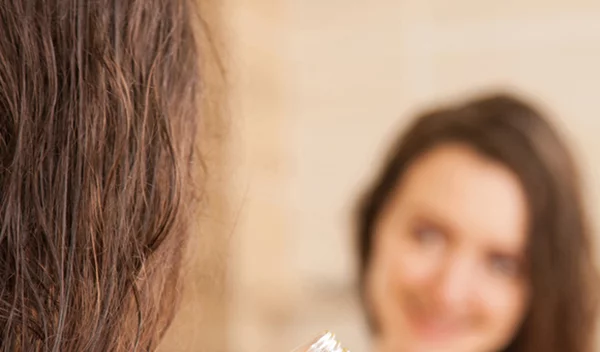 10 beauty hacks και μάσκες ομορφιάς μόνο με ελαιόλαδο!