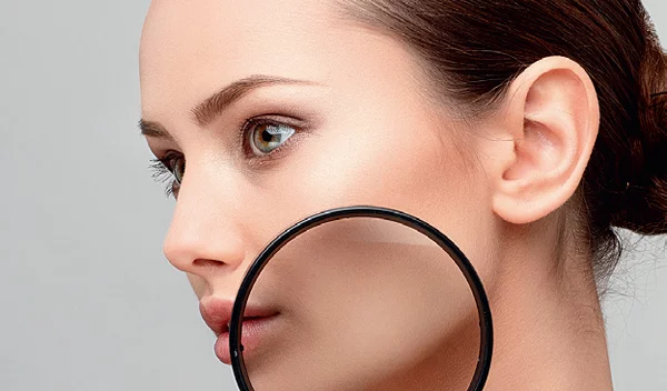 9 συνήθειες που σε κάνουν να δείχνεις μεγαλύτερη