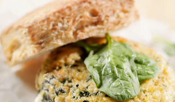 Φτιάξε τα δικά σου μπιφτέκια σολομού με 109 θερμίδες