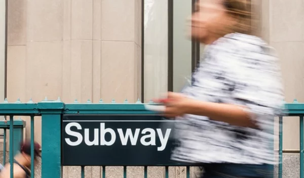 Ποιο είναι το πιο βρόμικο σημείο του μετρό; (Έρευνα δείχνει πως ΟΧΙ, δεν είναι οι χειρολαβές)