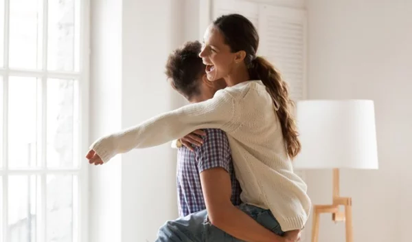 Σχέσεις εν μέσω πανδημίας: Ποια είδη σχέσεων ενισχύθηκαν και ποια αποδυναμώθηκαν;