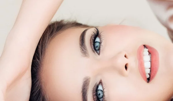 Τα 10 απαραίτητα προϊόντα ομορφιάς σύμφωνα με τη beauty expert