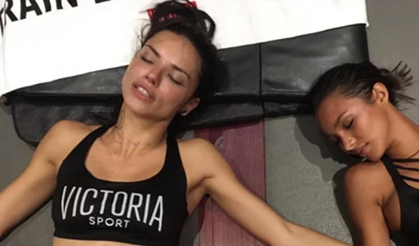 Βίντεο: Η Adriana Lima αγαπάει την αερόβια άσκηση και κάνει ΜΑΓΙΚΑ με το σχοινάκι!