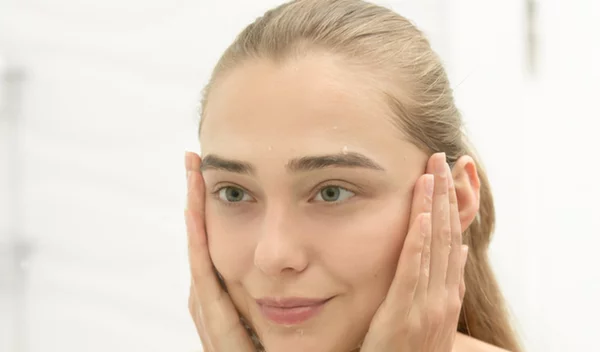 Τελικά, κάθε πότε να πλένω το πρόσωπό μου;