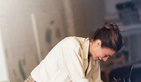 Είσαι ντροπαλή, δε δείχνεις τις επιτυχίες σου και άλλοι λόγοι που δε «φαίνεσαι» στη δουλειά