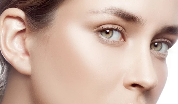 Τι να κάνω για τη χαλάρωση του προσώπου και το θαμπό δέρμα;