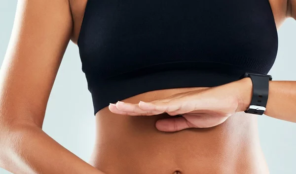 2 ασκήσεις της Ελένης Πετρουλάκη για λεπτή μέση και σφιχτούς κοιλιακούς