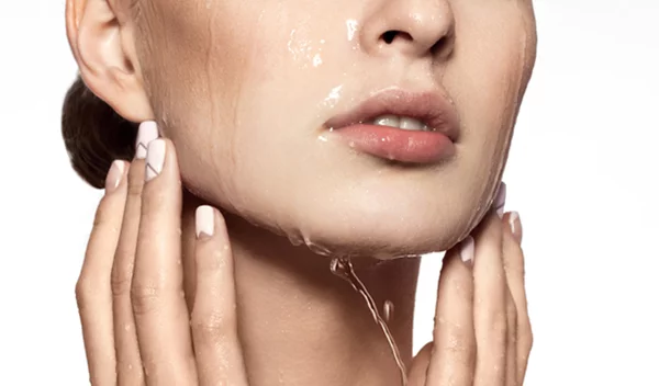 Συσκευές καθαρισμού: Πότε κάνουν καλό στην επιδερμίδα σου και πότε όχι