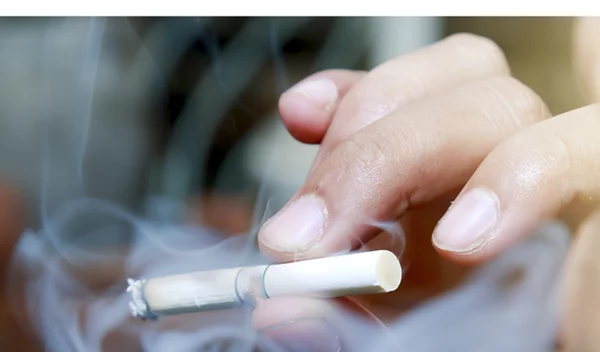 Καπνίζεις και είσαι κάτω των 50 ετών; Έχεις 8 φορές ΠΕΡΙΣΣΟΤΕΡΕΣ πιθανότητες για έμφραγμα!