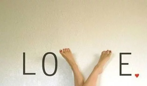 Δεύτερο τρίμηνο εγκυμοσύνης: Πώς θα νικήσεις έντονες καούρες, κράμπες και έντονα όνειρα για να κοιμάσαι καλά