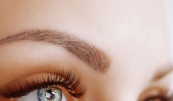 Μαύροι κύκλοι κάτω από τα μάτια: Εξαφάνισέ τους ΧΩΡΙΣ μακιγιάζ