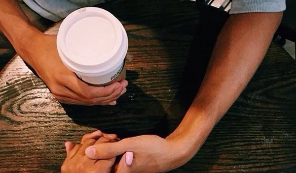 Πρώτο Ραντεβού: Οι ερωτήσεις που θέλει να σου κάνει (αλλά αποκλείεται να ακούσεις)