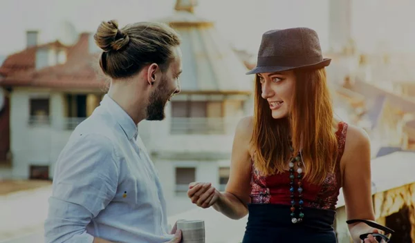 Τι περιμένουν οι γυναίκες από έναν σύντροφο για να κάνουν σχέση