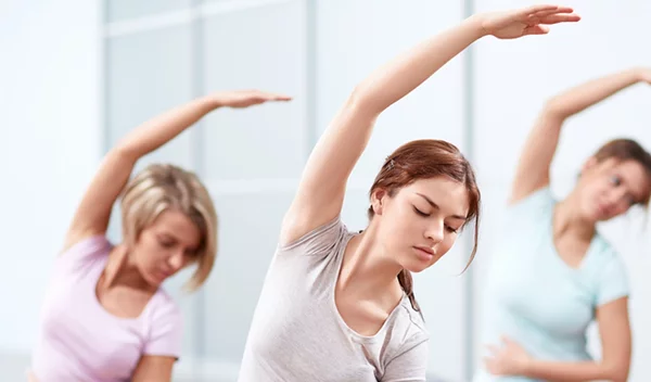 Πονάει η μέση σου; Κάνε γιόγκα λένε οι ειδικοί