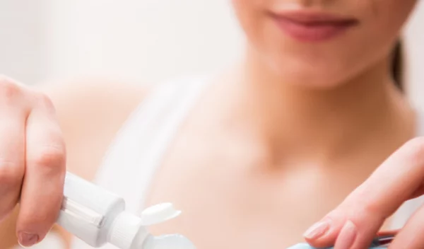 E171: Η πρόσθετη χημική ουσία σε οδοντόπαστες και τρόφιμα που μπορεί να αυξάνει τον κίνδυνο καρκίνου