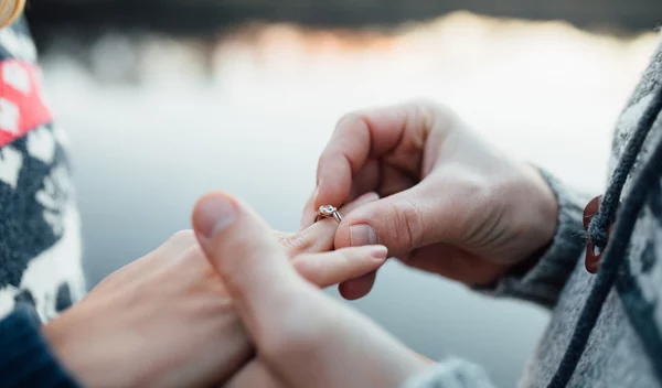 Πότε θα παντρευτώ (και ποιον;) Δες τι λέει η θεωρία της βέλτιστης παύσης