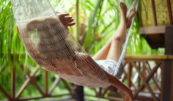 Βίντεο: Η τεχνική χαλάρωσης για το άγχος 4-7-8