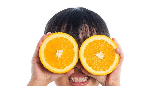 Τι να τρώει το παιδί για γερό ανοσοποιητικό; Η διατροφολόγος δίνει τη λίστα για να γλιτώσει τις ιώσεις!