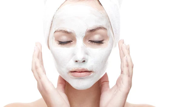 Η μάσκα προσώπου με γιαούρτι και μέλι για ευαίσθητες επιδερμίδες