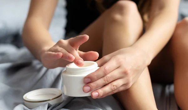 Φυσική κρέμα για να σβήσεις τις ραγάδες