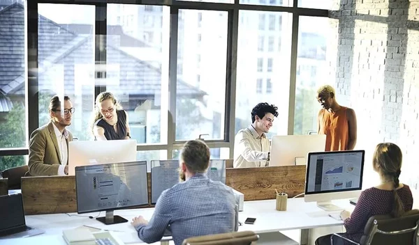 Δες τι παθαίνει το σώμα σου αν κάθεσαι πολλή ώρα στην καρέκλα του γραφείου