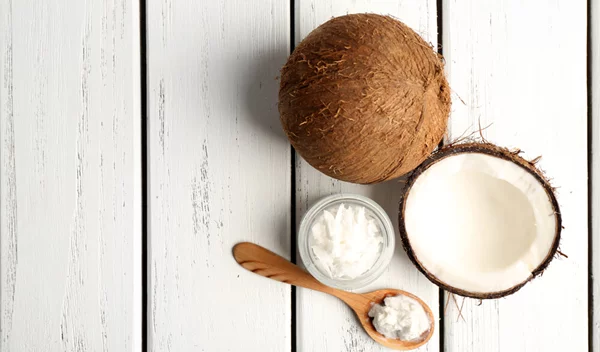 Φτιάξε μάσκα προσώπου με μέλι και λάδι καρύδας (και τι να ΜΗΝ βάζεις στις μάσκες ομορφιάς)!