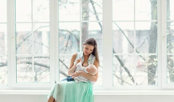 Θηλασμός και θερμίδες: Ποιες διάσημες ορκίζονται σε αυτόν για να χάσεις τα κιλά;