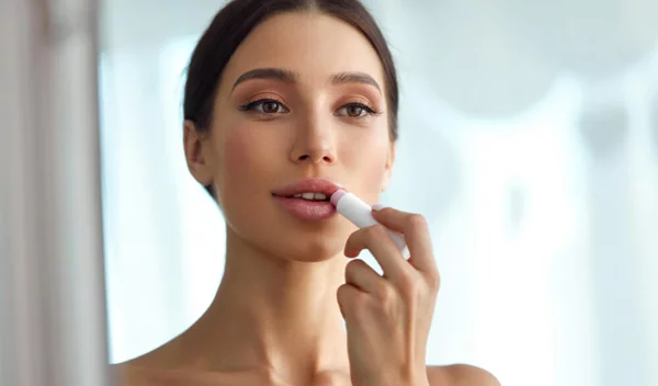 Βίντεο: To γρήγορο μακιγιάζ ΧΩΡΙΣ μέικ απ που χρειάζεσαι στη ζωή σου