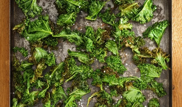 Λίστα: Τα σκούρα πράσινα φυλλώδη λαχανικά που πρέπει να τρως κάθε μέρα