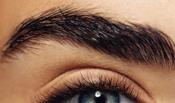 Πώς να κάνω τα φρύδια μου πιο πυκνά; Με σαπούνι (ναι, καλά διάβασες)