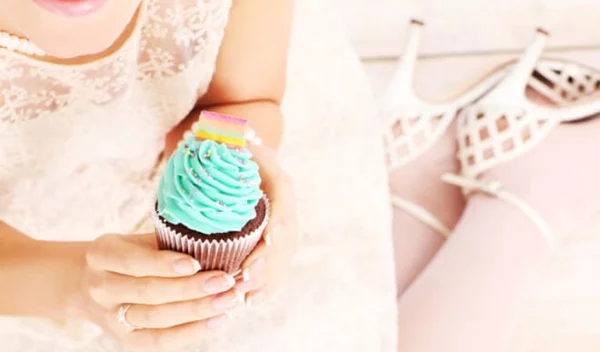 Πόσες θερμίδες πρέπει να φας για να πάρεις ένα κιλό; Τι λένε οι ειδικοί