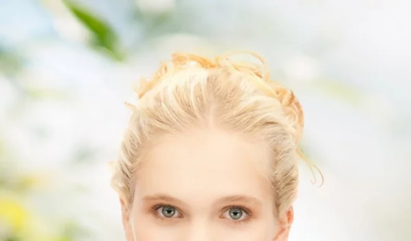 Το λευκό κρασί και τα οινοπνευματώδη ποτά αυξάνουν τον κίνδυνο εμφάνισης ροδόχρου νόσου