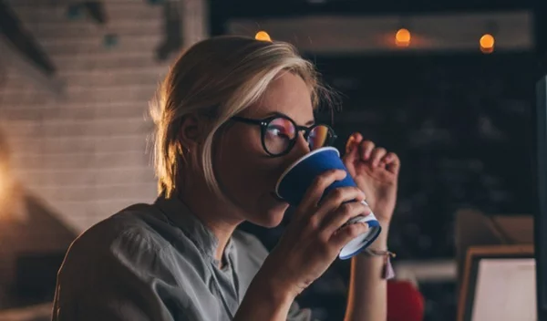 Μήπως έχεις εργασιομανία; Αυτά είναι τα συμπτώματα