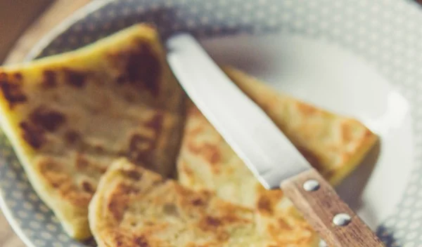 Vegan τηγανίτες γλυκοπατάτας με γουακαμόλε