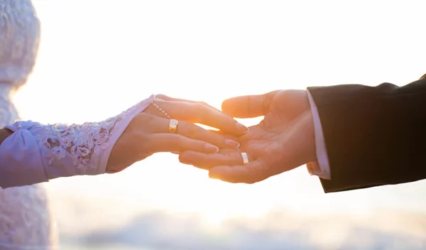 Έρευνα: Ο γάμος δε φέρνει την καλύτερη υγεία (ούτε την ευτυχία)