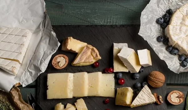 Είναι σίγουρο: Το τυρί και τα γαλακτοκομικά (ακόμα και με πλήρη λιπαρά) δεν έχουν κανένα κίνδυνο για την καρδιά