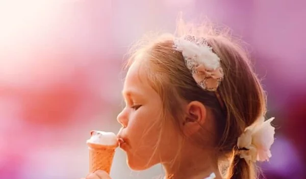 Τι και πώς να τρώνε σωστά τα παιδιά το καλοκαίρι - τα σνακ, τα γλυκά, τα γεύματα