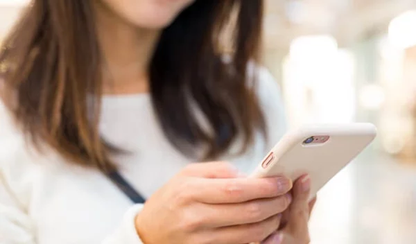 Είσαι στο κινητό; Δες τι πρόβλημα δημιουργεί σε κάθε σημείο του σώματος