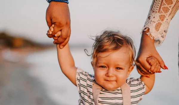 11 μικρά πράγματα που μπορείς να κάνεις με το παιδί σου το καλοκαίρι