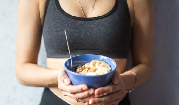 Ποιες τροφές αυξάνουν και ποιες μειώνουν τον κίνδυνο για καρκίνο του παχέος εντέρου