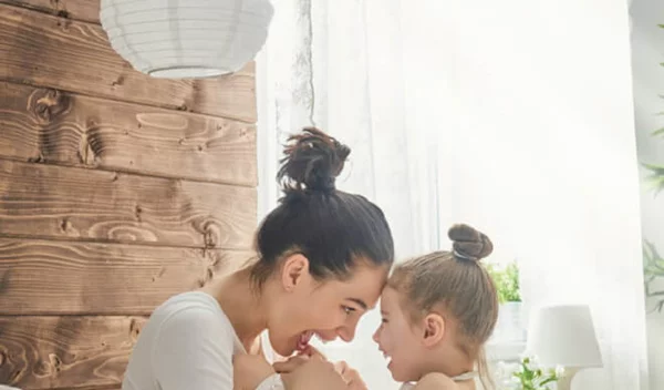 Αυτά που ξέρουν οι μαμάδες: 5 πράγματα που μου λείπουν από τη ζωή πριν τα παιδιά (αν είσαι μικρομάνα, θα καταλάβεις)