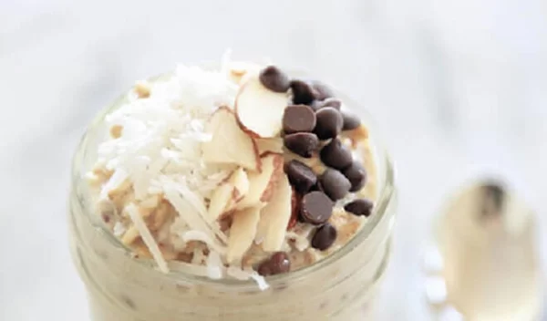 Η πιο λαχταριστή vegan συνταγή για βρώμη χωρίς μαγείρεμα και χωρίς γλουτένη