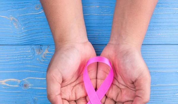 Θα πρέπει να κάνεις γενετικό έλεγχο για το γονίδιο του καρκίνου του μαστού;